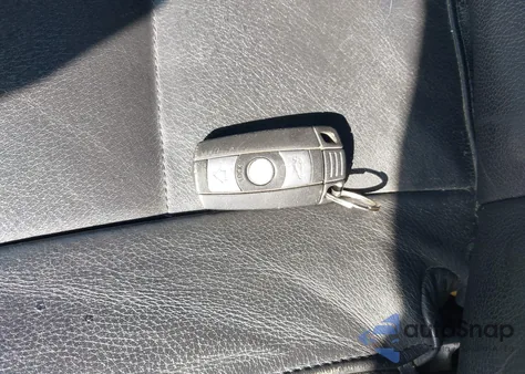 2006 BMW 325 I z USA, uszkodzony, nr VIN WBAVB13526PT24772